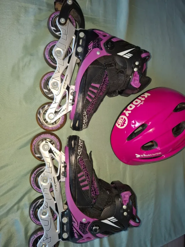 Patines en línea rosas y negros+casco talla 34/38