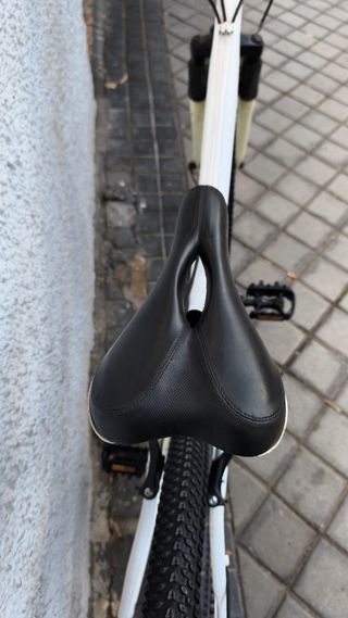 280. Bicicleta MTB Blanca