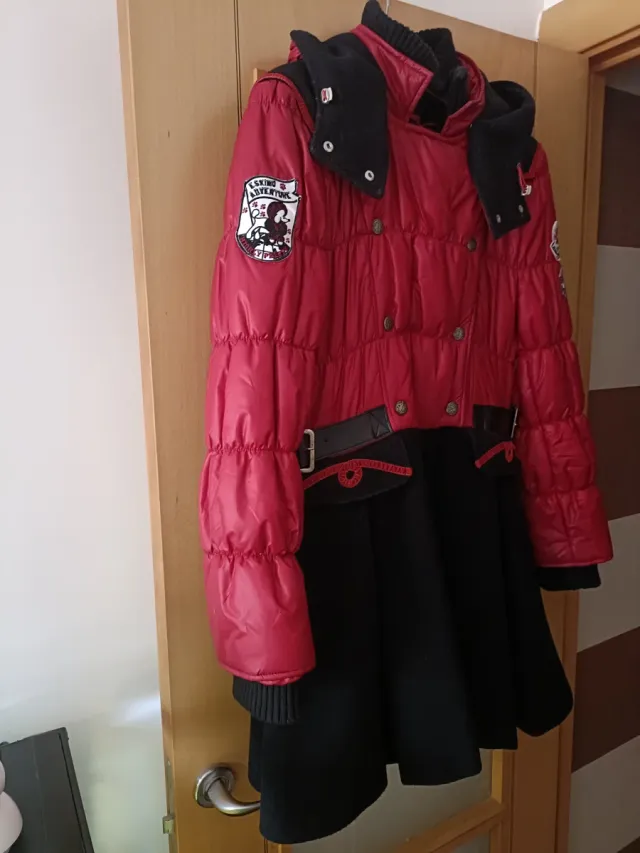 Abrigo Holy Preppy Rojo y Negro