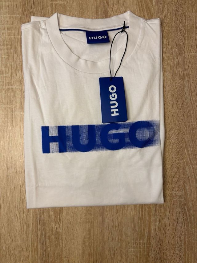 Camiseta Hugo Boss Logo Estampado Difuminado