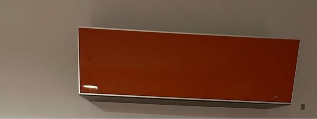 Tavolino in legno e vetro arancione