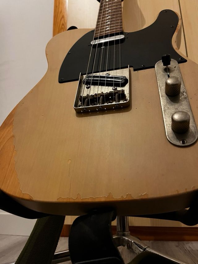 Guitarra Telecaster Vintage Icon V62