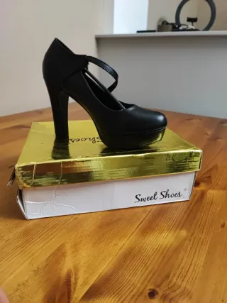 Décolleté donna nere con plateau