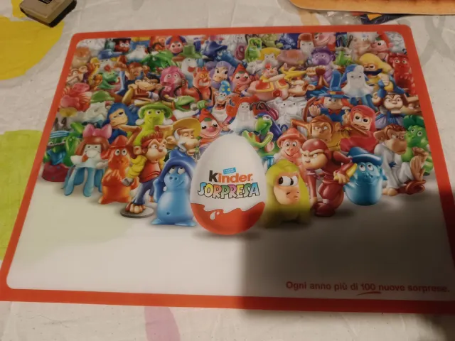 Tovaglietta all'Americana con stampa ovetto Kinder