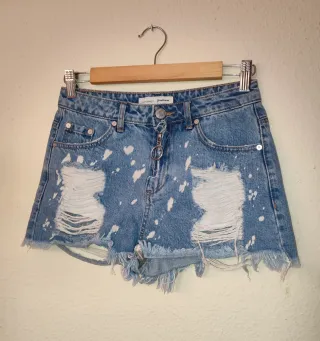 Pantalón vaquero mujer Stradivarius.