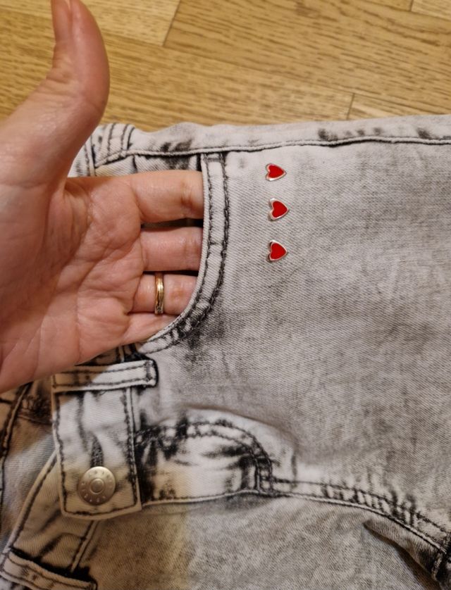 Morbidi Jeans stretch chiari con cuori tg.11 anni