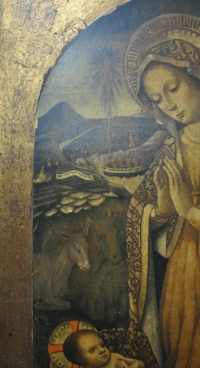 Antiguo icono virgen y niño
