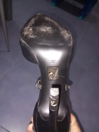 Zapatos Guess Tacón Alto Talla 37 Negro/Dorado