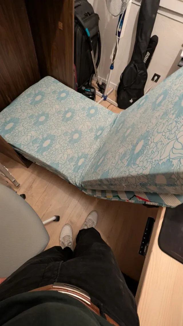 Cama Plegable Empotrada en mueble de madera enchap