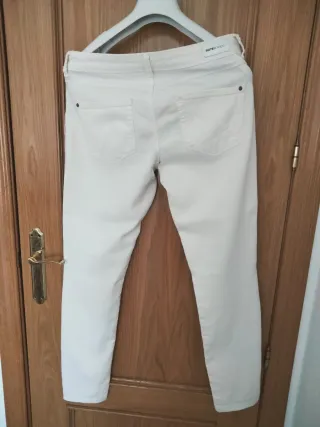 Pantalones blancos mujer
