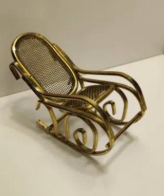 Sedia a dondolo mignon in ottone