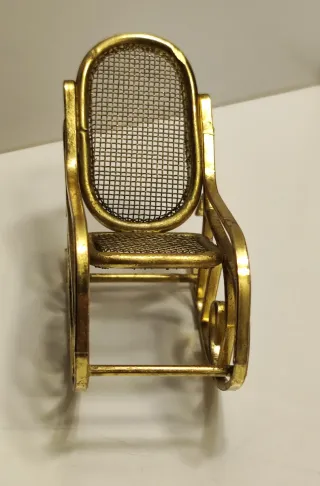 Sedia a dondolo mignon in ottone