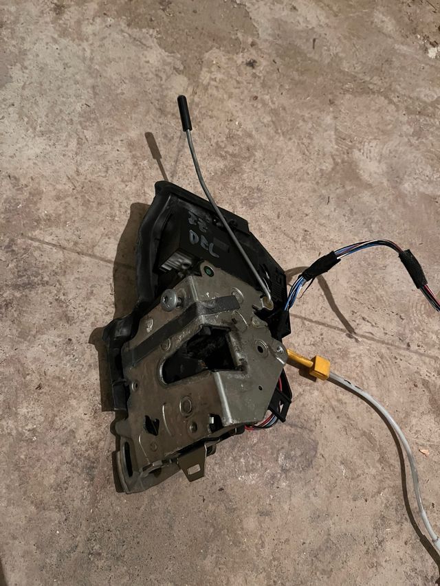 Cerradura Puerta Delantera Izq BMW E39