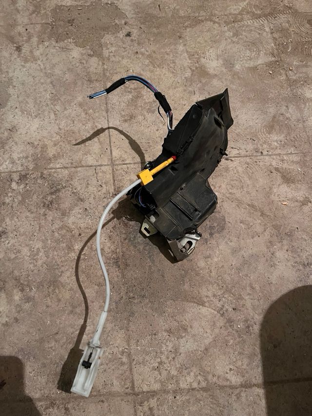 Cerradura Puerta Delantera Izq BMW E39