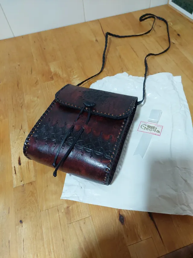 Bolso de piel artesanal