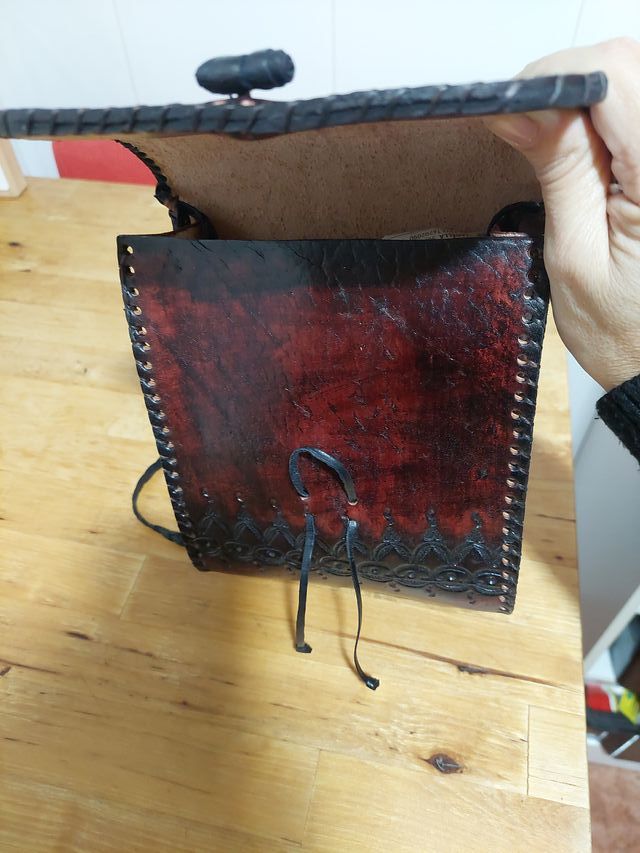 Bolso de piel artesanal