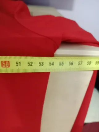 Blusa roja con encaje