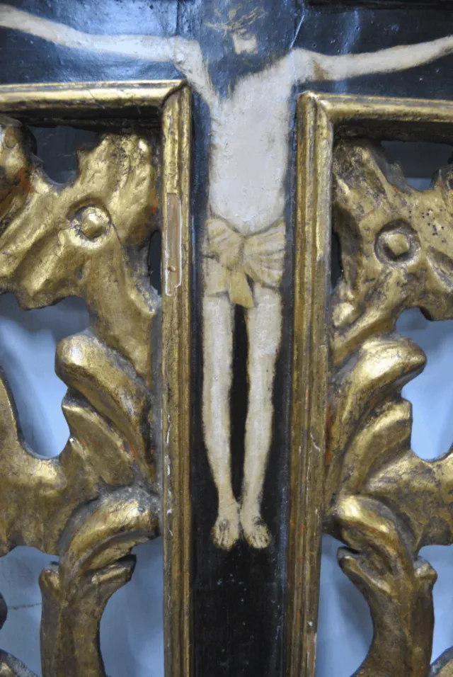 Antiguo crucifijo cornucopia S.XVII