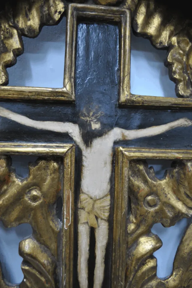 Antiguo crucifijo cornucopia S.XVII