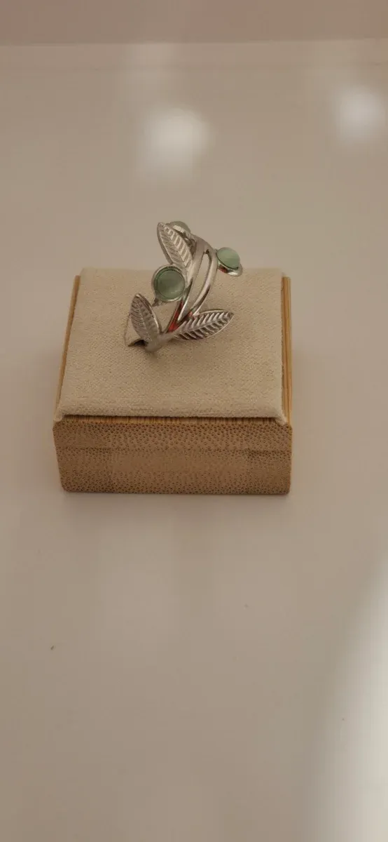 Anel Ajustável Folhas e Pedras Verdes