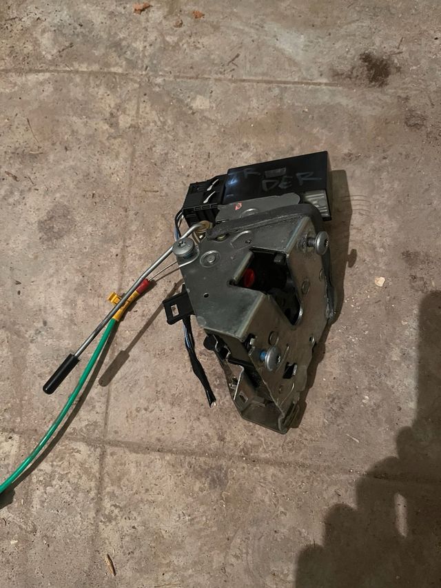 Cerradura Puerta Trasera Derecha BMW E39