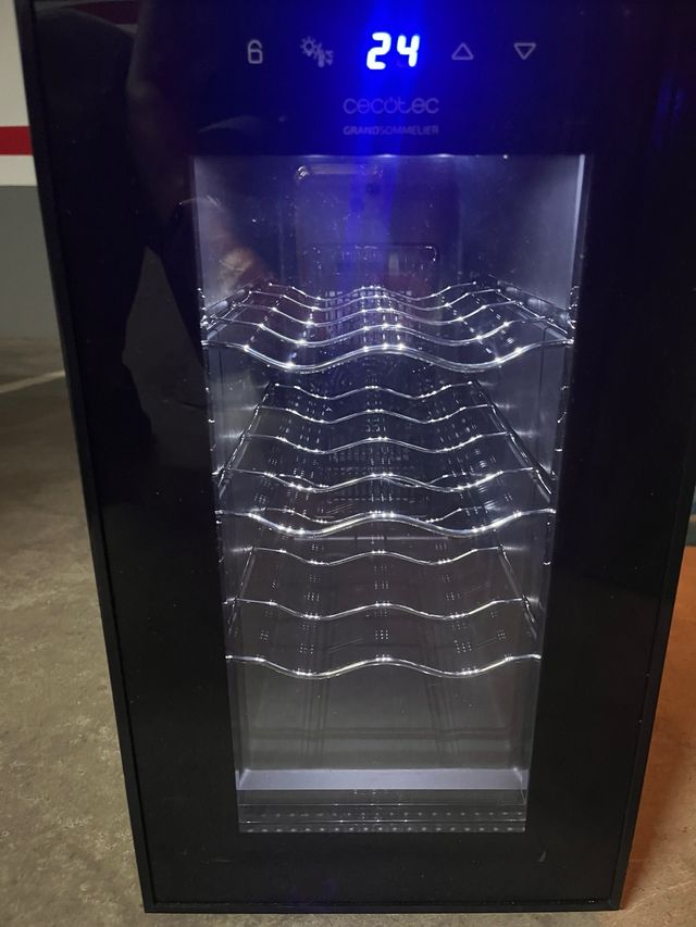 Vinoteca Cecotec 6 botellas