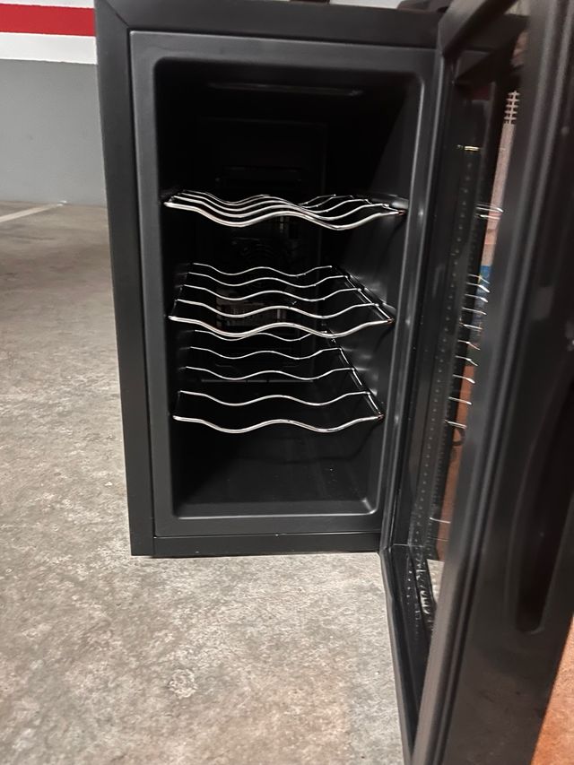 Vinoteca Cecotec 6 botellas