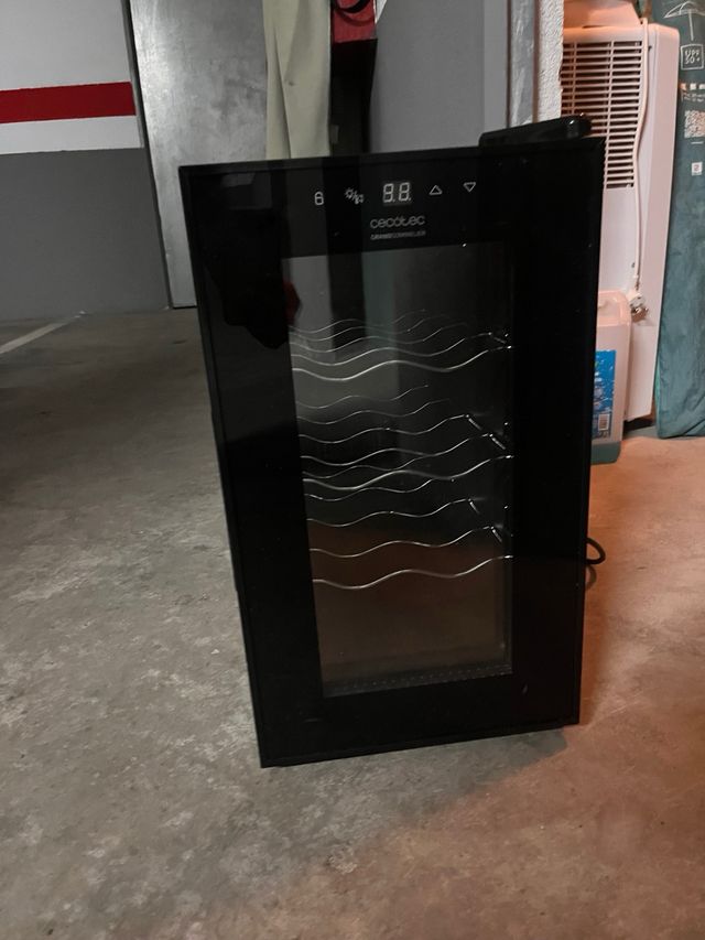 Vinoteca Cecotec 6 botellas