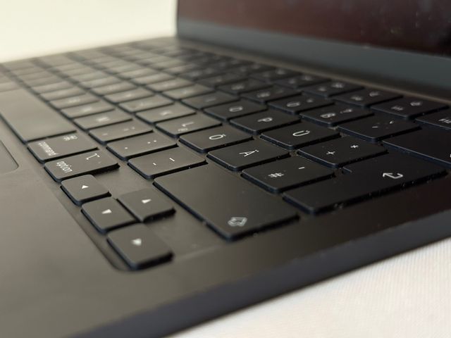 MacBook Air M2 13.6 8GB Medianoche + Caja 