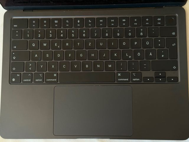 MacBook Air M2 13.6 8GB Medianoche + Caja 