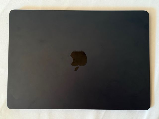 MacBook Air M2 13.6 8GB Medianoche + Caja 