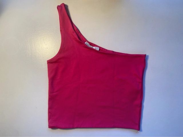 Top Rosa Hombro Descubierto Stradivarius