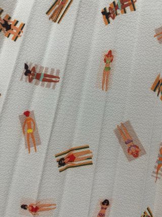 Falda midi plisada estampado figuras