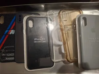 iPhone X 64GB + Batteria esterna + custodie e portacarte