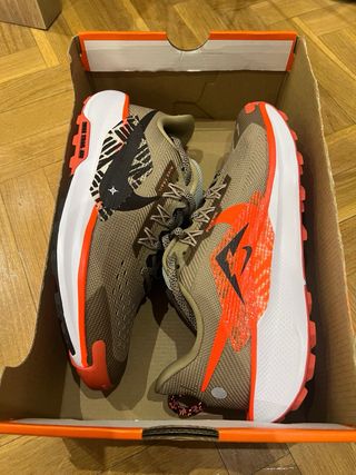 Nike Pegasus Trail 5 (GS) T38.5 Nuevas
