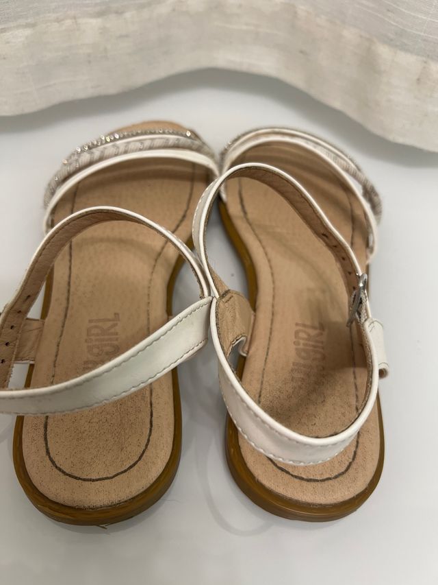 Sandálias para menina, tamanho 37