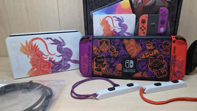 Nintendo Switch OLED Edizione Pokemon Violetto