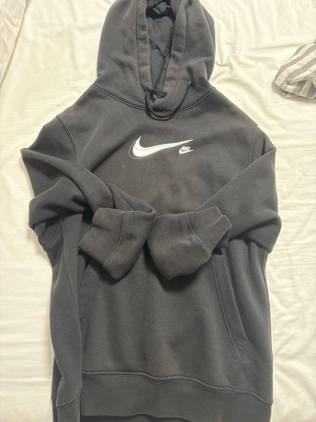Sudadera Nike Negra con Logo Blanco