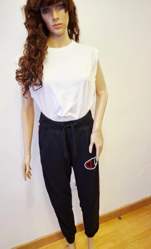 Chándal Champion Negro y Rojo