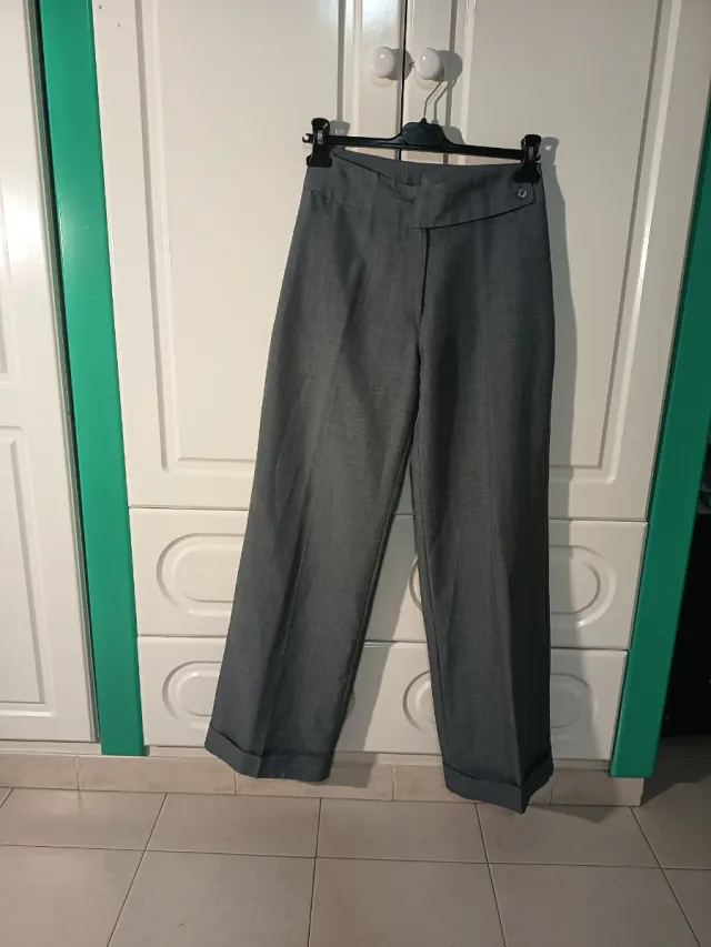 Pantalón C&A gris ancho