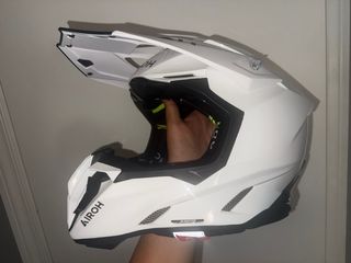 Casco Airoh blanco