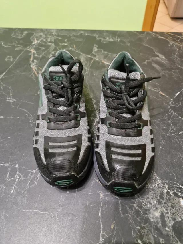 Scarpe antinfortunistiche nuove n. 38