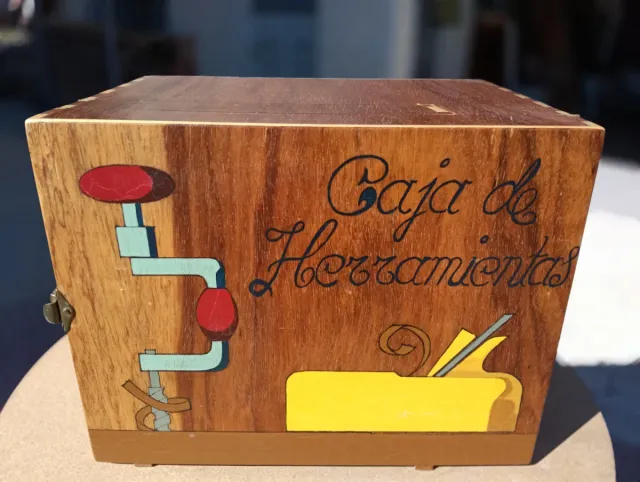 Caixa de ferramentas artesanal de madeira