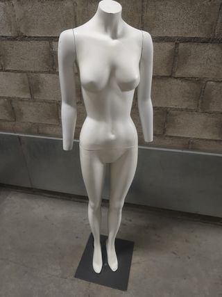 Maniquí de mujer blanco