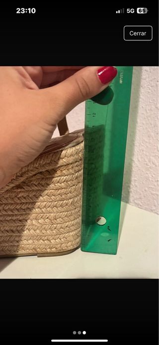 Alpargatas doradas cuña.