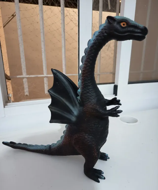 Figura de dragón oscuro de 30 cm