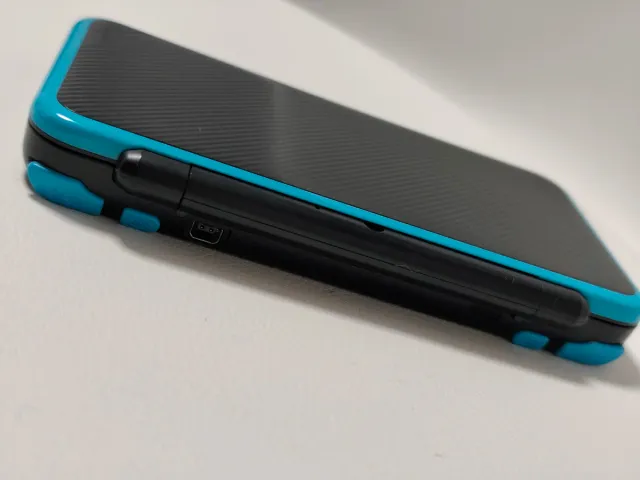 Nintendo 2DS XL Azul y Negra