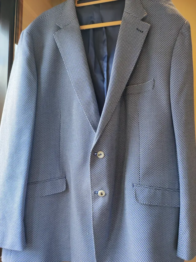 Americana caballero azul 3XL.
Medidas contorno 158