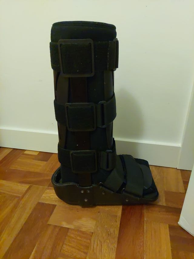 Bota Ortopédica Walker Negra