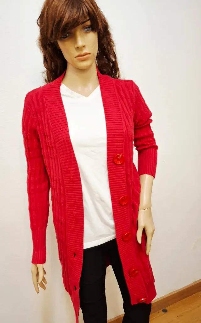 Cárdigan rojo largo con botones